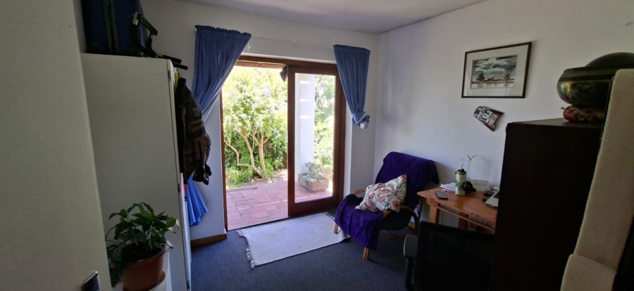 To Let 4 Bedroom Property for Rent in Kleinmond Western Cape